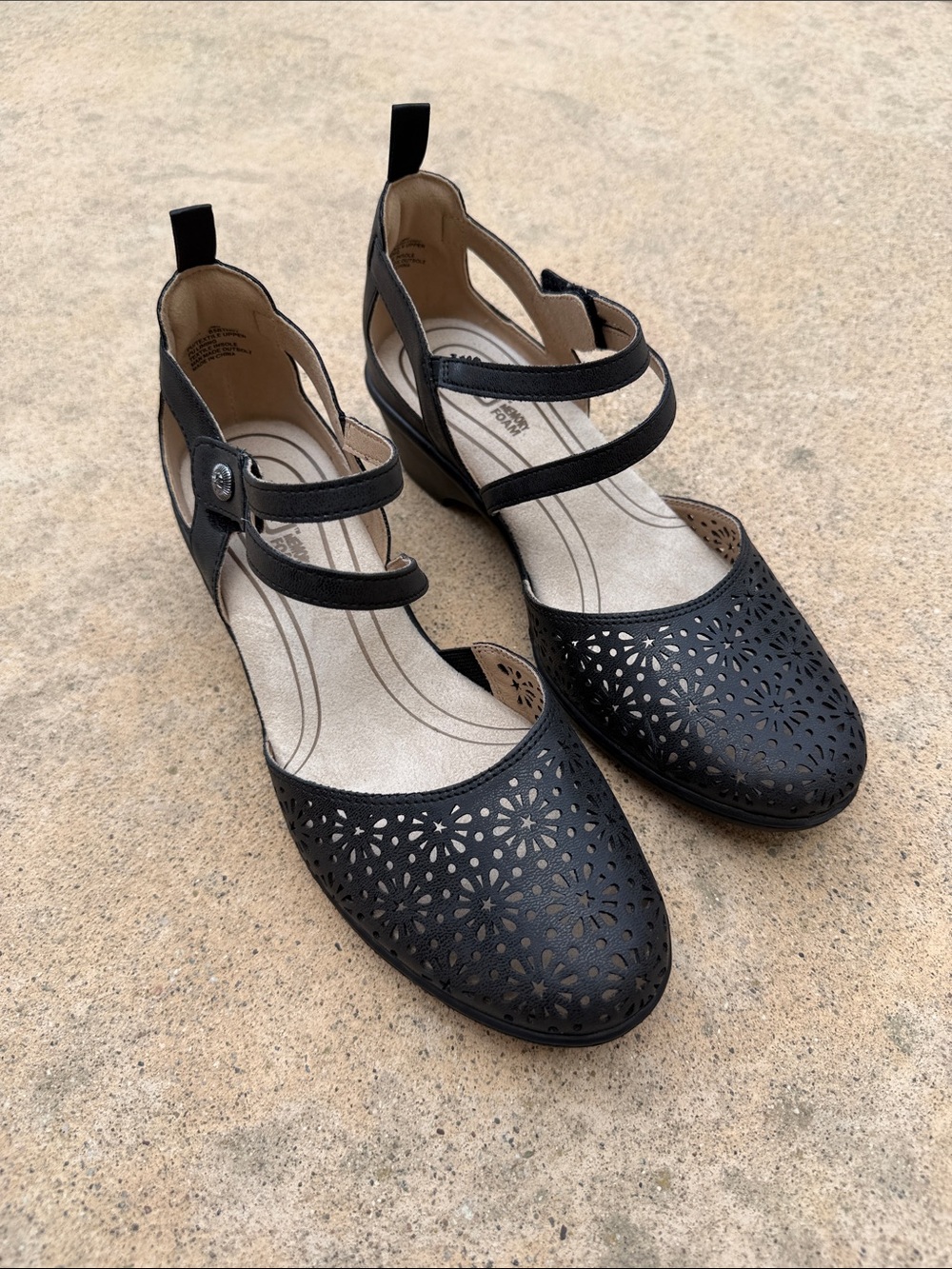 JBU Bethany Black Floral Lasercut Maryjane Block Heel Shoe Women's Size 8 NWOB